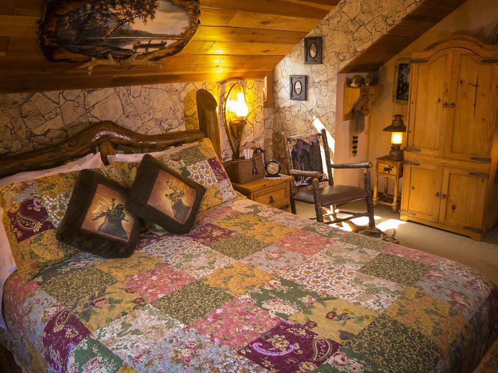 The Log House Lodge Three Rivers Bagian luar foto