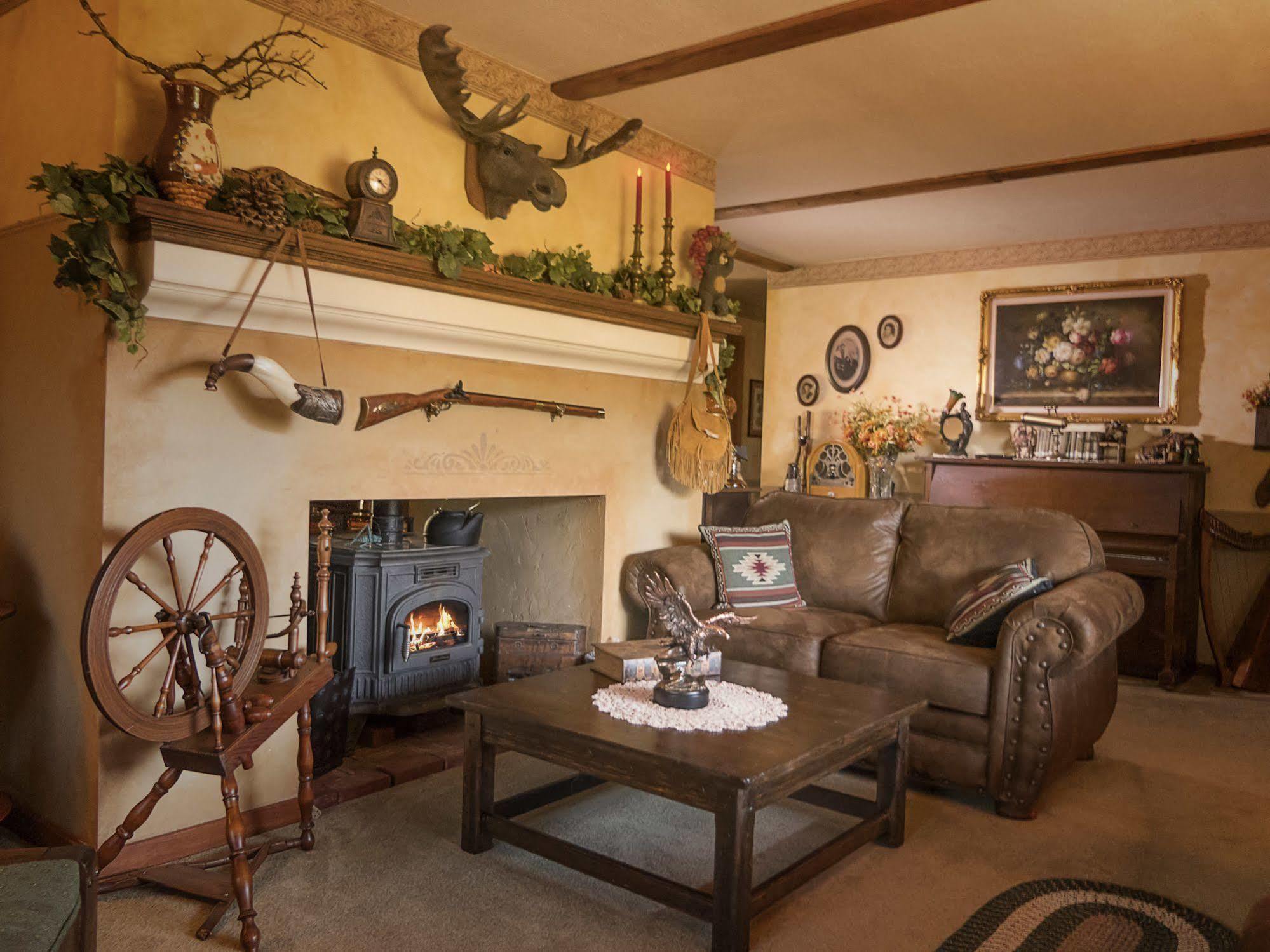 The Log House Lodge Three Rivers Bagian luar foto