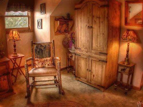 The Log House Lodge Three Rivers Ruang foto